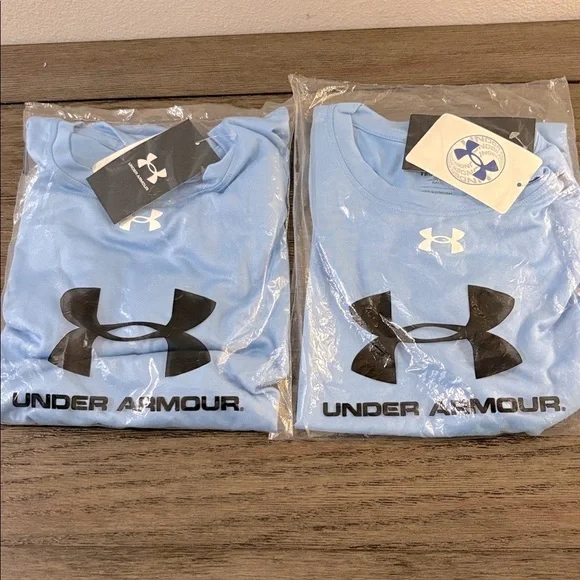 Lot of 2x NWT [Under Armour] Team Tech Short-Sleeve Shirt Carolina/Sky Blue Y M - Picture 4 of 12